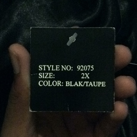 🦈Shark bite hem blouse🦈 - Picture 7 of 7